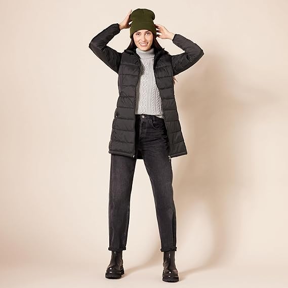 Amazon Essentials Women's Lightweight waterproof hooded down jacket (available in plus-size)